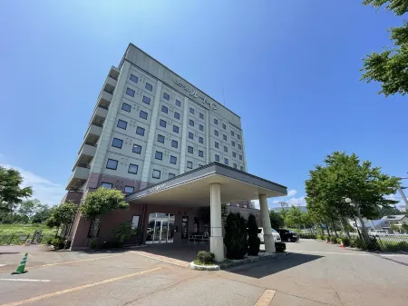 Hotel Route-Inn Yokote Inter Отели рядом с достопримечательностью «Akita Furusatomura»