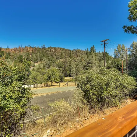 Updated Cabin in Lewiston Historical District!