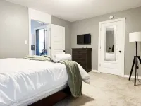 Downtown EVV 2BR- 1.5BA Apt-  Chandler A