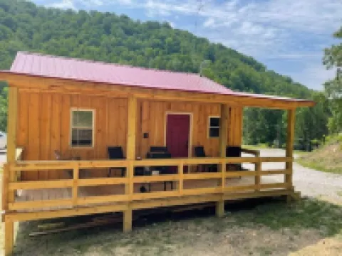 Country Charm Hotels in Tug Hardee
