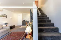 Elegant Apartment in the Heart of Newtown with Secure Parking Hotels near Newtown
