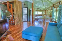 Fox & the Firefly Cottages Hotels in Loboc