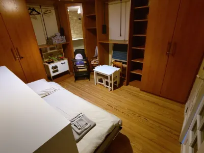 Charming and natural house Abbey of St. Vincent附近的飯店