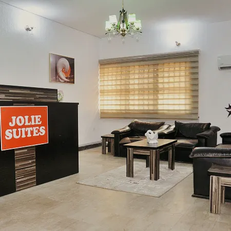 Jolie Suites