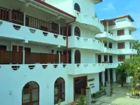 Oasey Beach Hotel Hotel dekat Thunduwa Sri Sudharmadhara Buddhist Temple