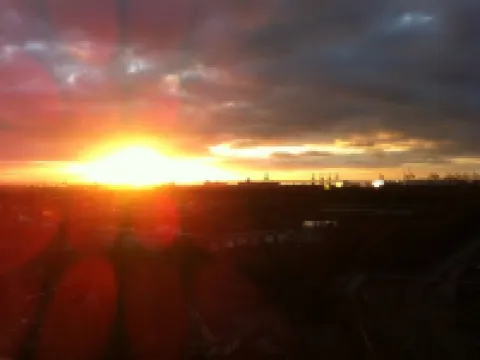 FW Sagitta with view of the container port, 14th floor Speckenbüttler Park โรงแรมใน