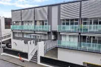 Parnell Escape | Enormous Loft Apartment | Shops Hotel a Parnell