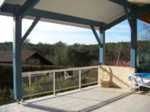 5-bedroom villa 200 m from the lake and 5 min from the ocean