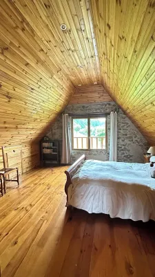 Typical converted barn, breathtaking view of the Pic du Midi and the Pyrenees.