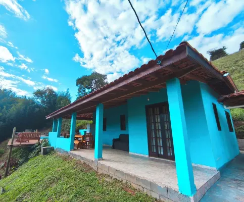 Charming 2-bedroom cottage in wonderful São Bento do Sapucaí with WiFi 聖本托多薩普卡爾住宿飯店