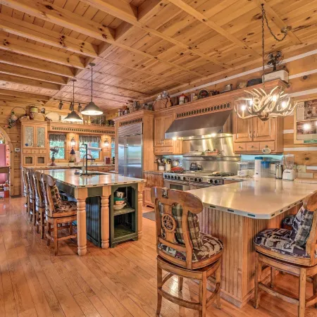 Custom Cabin w/ 12 Acres on Dale Hollow Lake!