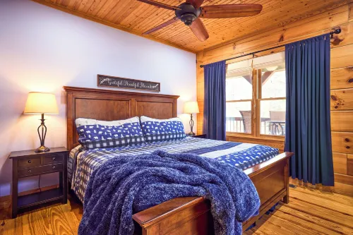 25-Acre Mountain Retreat w/ Trails, Pond, Hot Tub - Homestays