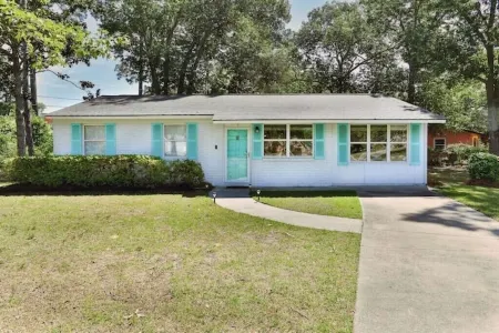 3BR Island Oasis close to Tybee!