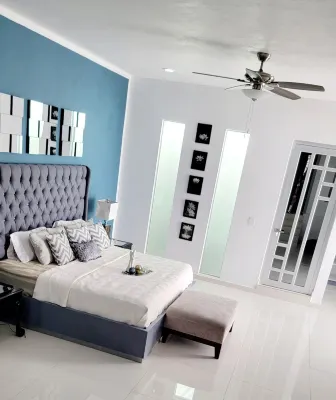 Hermosa y moderna casa que te ofrece una relajada estadía.  호텔