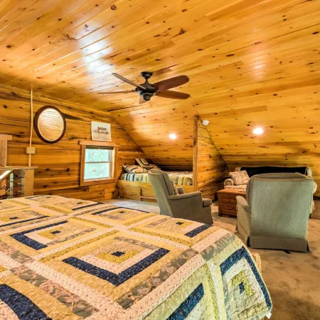 Lyndhurst Cabin on Farm w/ Pond & Stocked Stream!