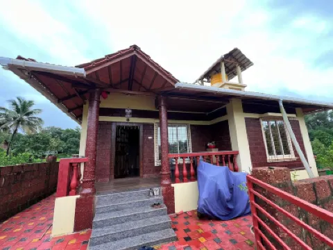 Shree Balaji Natures Lap Villa…Charming 2-bedroom villa Hotels near Aare Ware Beach.