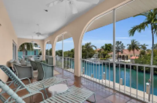 Charming 2-bedroom home close to Sombrero Beach in fantastic Marathon