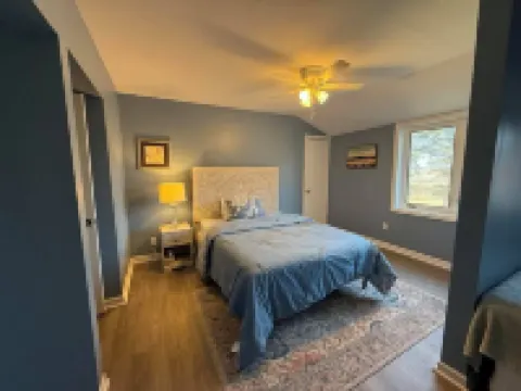 Horse lovers paradise with 2 bedrooms and WiFi, AC in Lake Geneva Hotels in Lyons