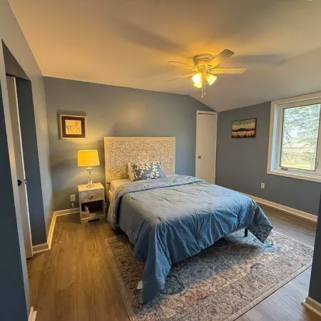 Horse lovers paradise with 2 bedrooms and WiFi, AC in Lake Geneva