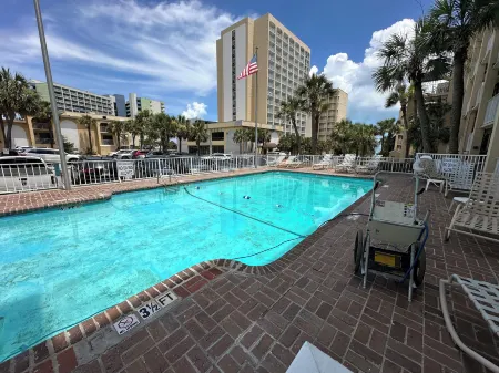 Capital O Sunset Waves Hotel Myrtle Beach Oceanfront Отели рядом с Аэропорт Миртл Бич АФБ