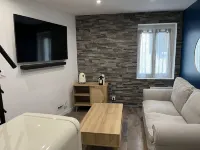 Suite Romantique Lovenid 83 Hotels in La Farlede