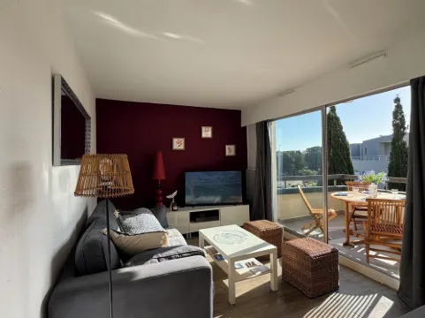 The Solarium by the waves