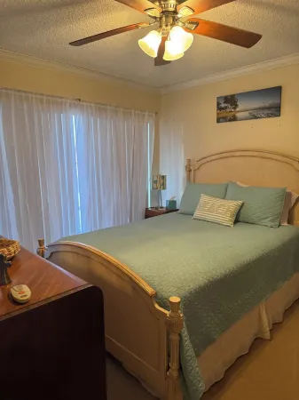 Charming 2-bedroom, 1.5-bath condo located on the intercoastal waterway