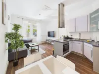 Central modern apartment I balcony I up to 4 persons