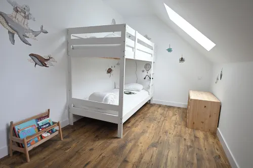 8-bedroom house(sleeps 16), near Concarneau walled town, 200m from the sea