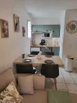 Cosy ground floor apartment for 4 to 6 people by the sea