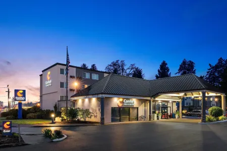 Comfort Inn & Suites Beaverton - Portland West Отели в г. Сидар Хилс
