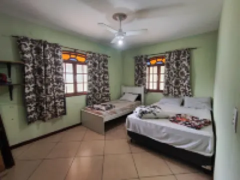 Farm for 13 people, with swimming pool, gourmet area Hotels in Cachoeiras de Macacu