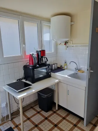 House 100 m from the sea.