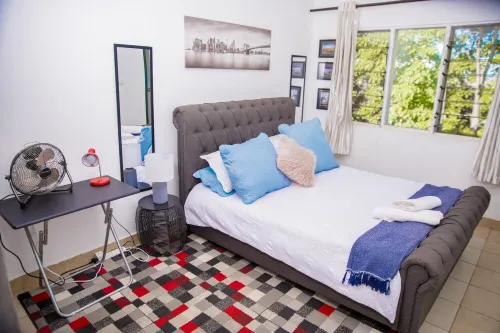 Comfortable Apartment near Foxdale Court