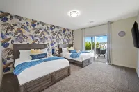 4BR Oasis W/Heated Pool, Spa, Game room, BBQ & Mountain View