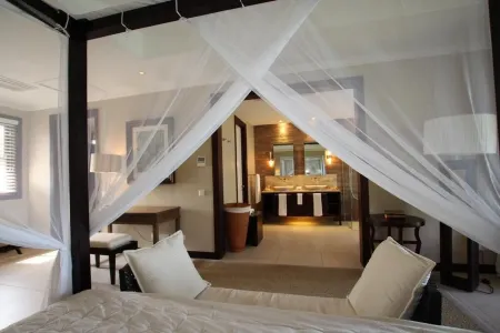 Paradise House Island Seychelles Отели в г. Рош Каиман
