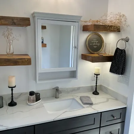 Tuscan Villa Riverfront 1-bedroom, 1 Bath, Oakdale with WiFi and AC