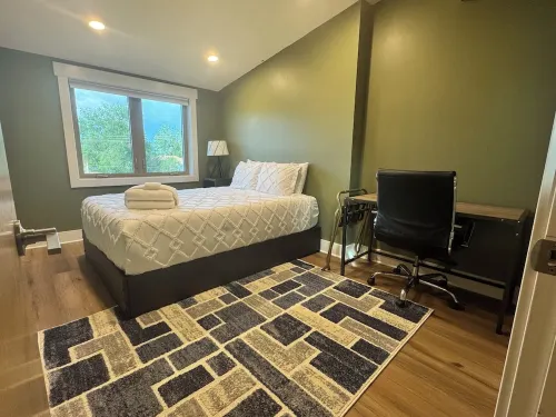 Stay at the Original Feed & Grain Building on Main Street in downtown Timnath Các khách sạn ở Timnath