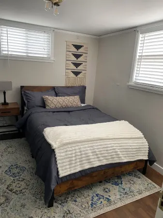 Newly remodeled desirable NW Hill homelower Apartment Walk to RoundUp/Downtown