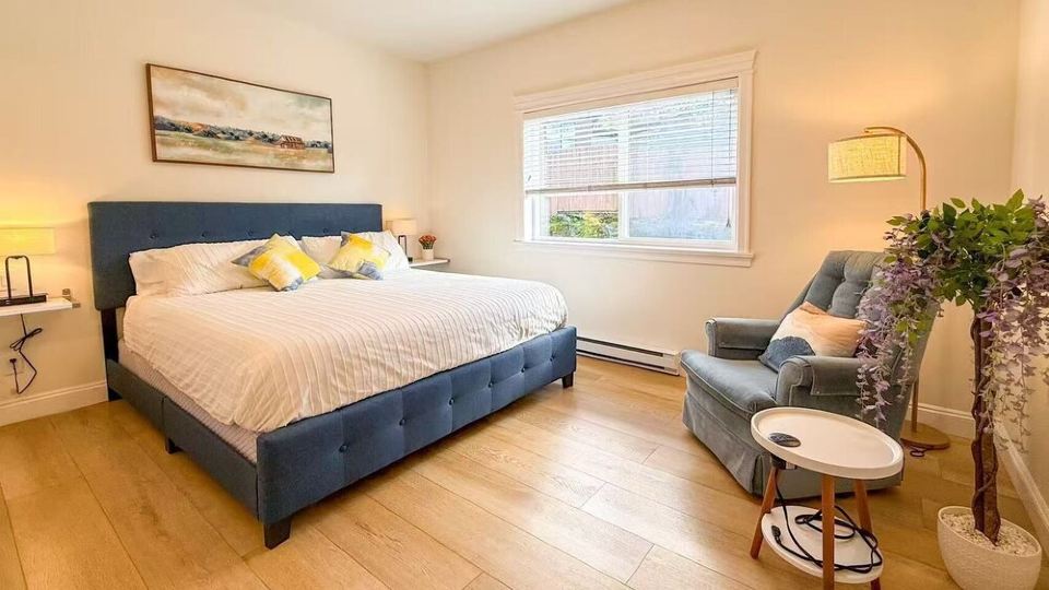 Charming 4-bedroom house in Langford next to Thetis lake