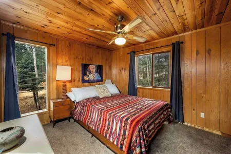 Charming 3-bedroom Angel Fire cabin