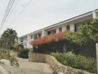 10min from the beach! Family condo with pool and terrace with mountain/pool view