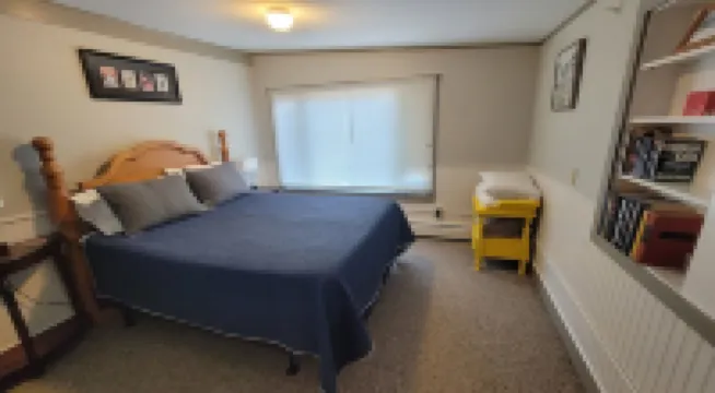 BAYVIEW APARTMENTS A2nd floor Apartment across the street from Camden Harbor.