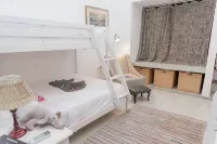 come to the beach - stay with us Hotel a Induruwa