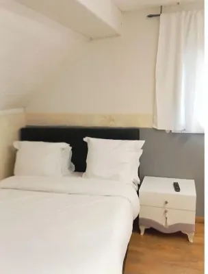 Appartement Ideal Pour 12 Personnes sur 2 Niveaux de Villa Hotels near Charles De Gaulle Airport-Terminal 2D