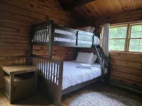 Country style log cabin on private 4 acres lot minutes from downtown Saratoga