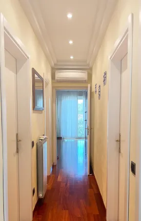 5 min from the sea large Apartment - Wifi and Air Conditioning Отели в г. Камайоре