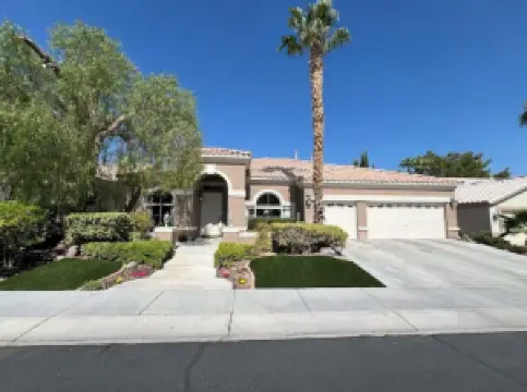 Lovely 3-bedroom house in Rhodes Ranch Golf Community in Las Vegas.