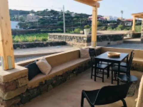 The cave of benikulà ancient Pantelleria Dammuso Andrea 2 Hôtels à : Pantelleria