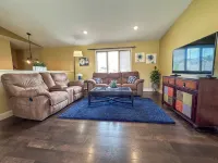 Spacious/Clean 4 Bedroom 2 Bathroom Home away from Home. Hotels in Mandan